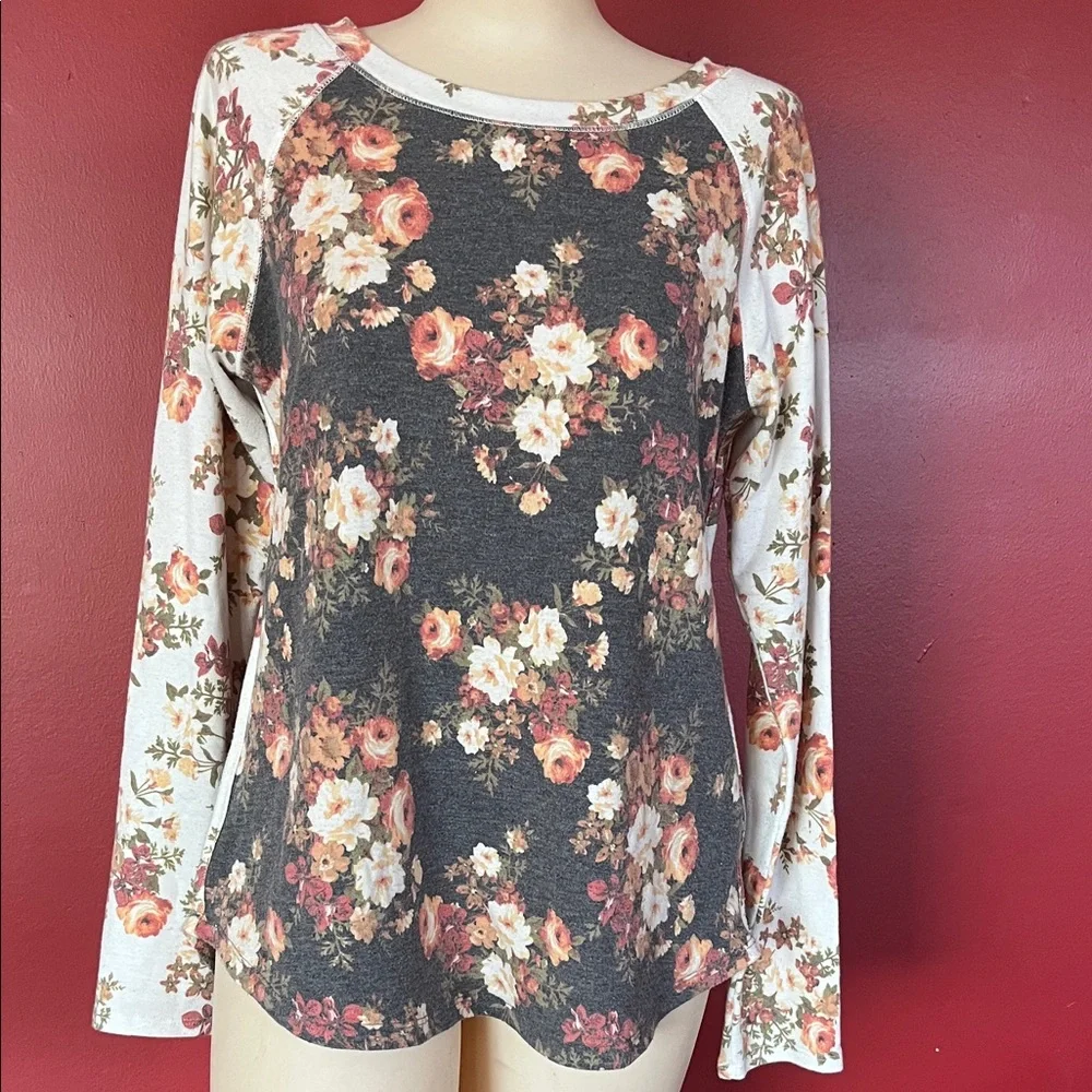Like new Amazon Floral Gray and Cream Women's Blouse - Picture 1 of 11